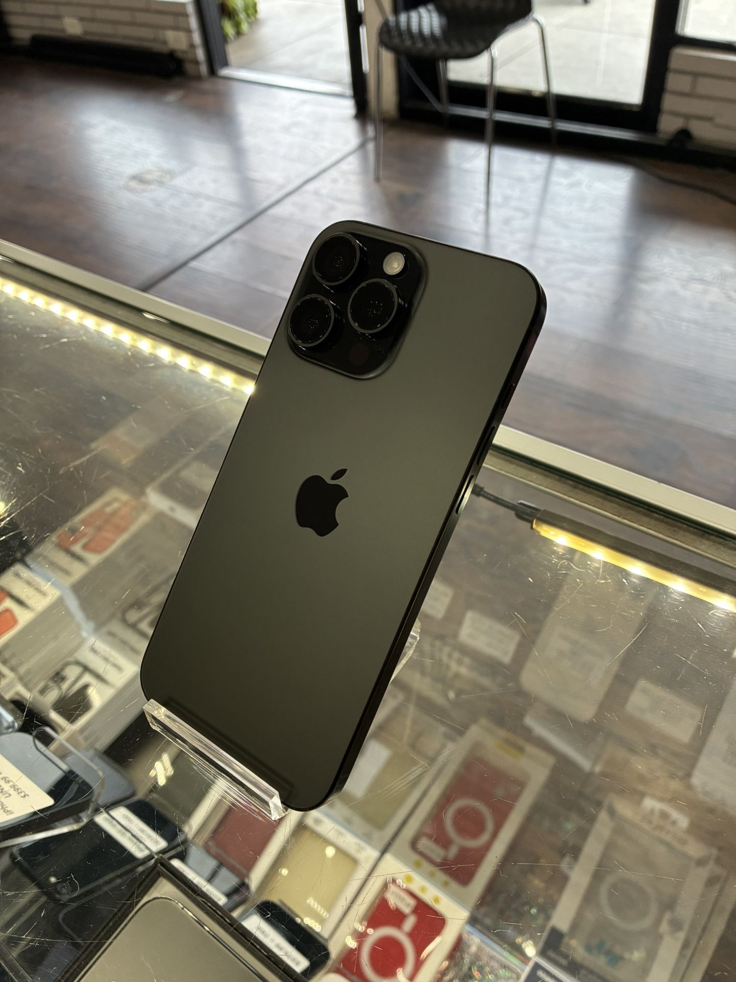 iPhone 16 Pro Max 256gb AT&T/CRICKET