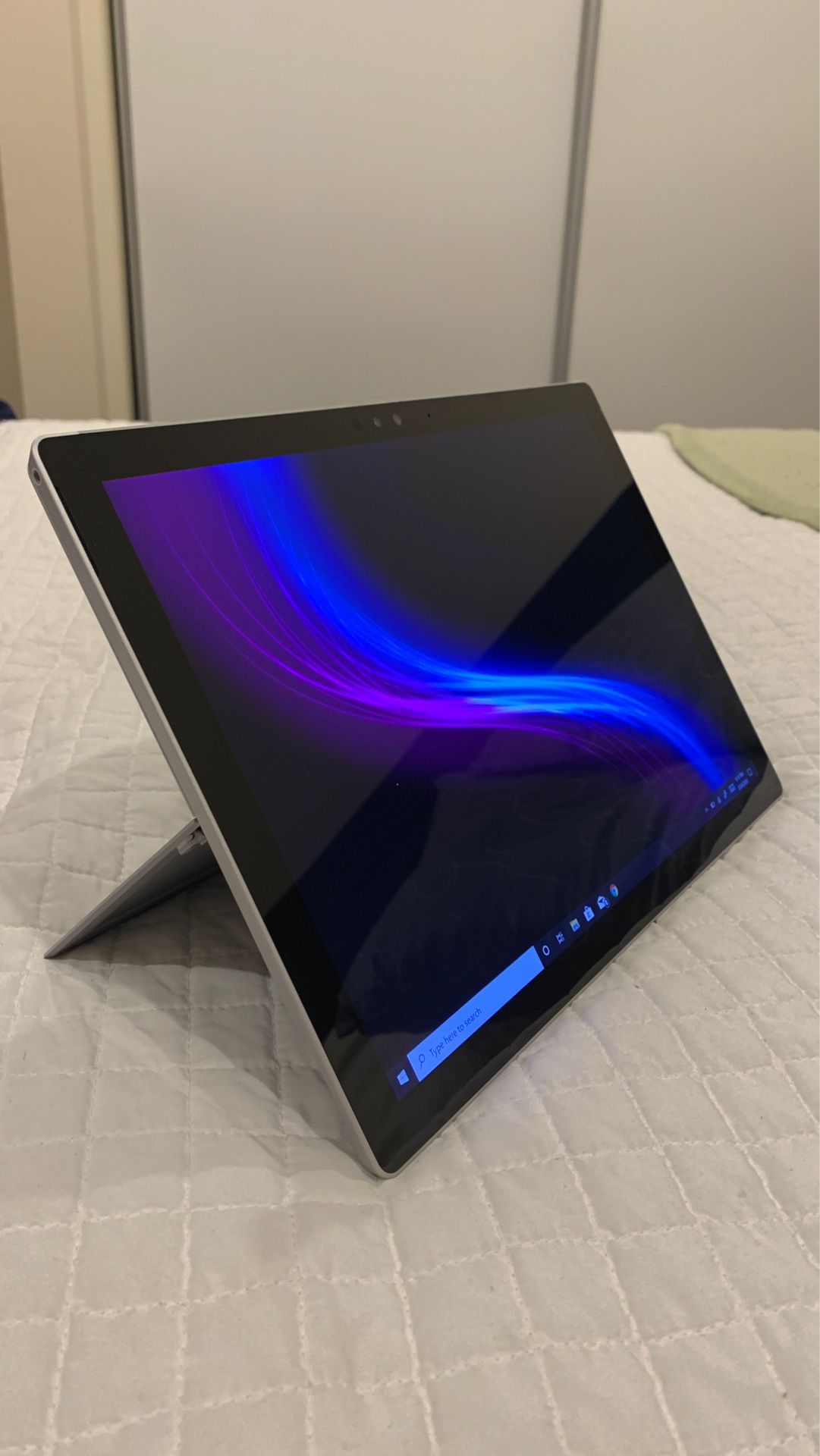 Microsoft Surface Pro 4 (perfect condition)