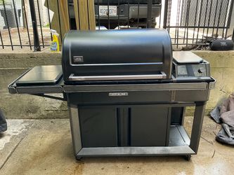 Traeger Timberline XL Pellet Grill — $4,000 new, like new condition