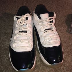 Jordan 11 Emerald Low