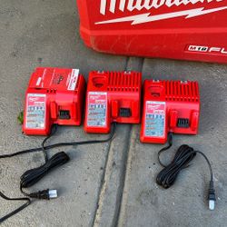 Cargadores Milwaukee