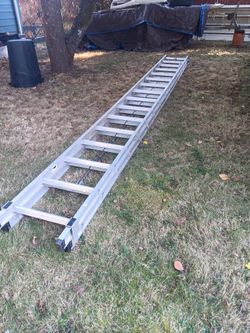 WERNER 32ft Aluminum Extension Ladder