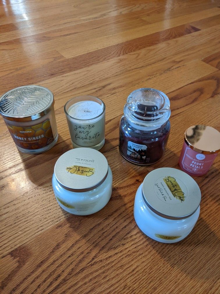 Bundle Of Various Scented Candles