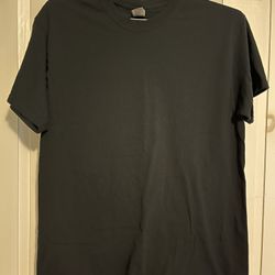 Gildan Black T-shirt - New - Size Large 