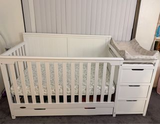 Graco Hadley 5-in-1 Convertible Crib & Changer, White