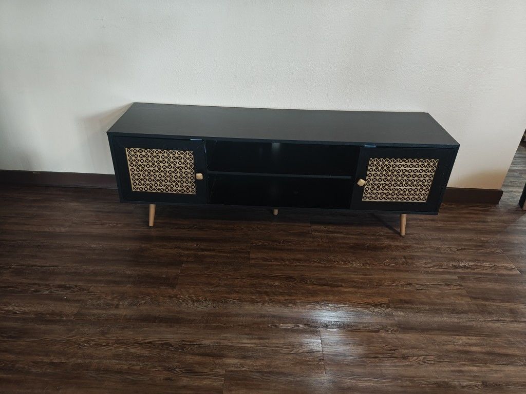 GOLD AND BLACK RATTAN TV STAND