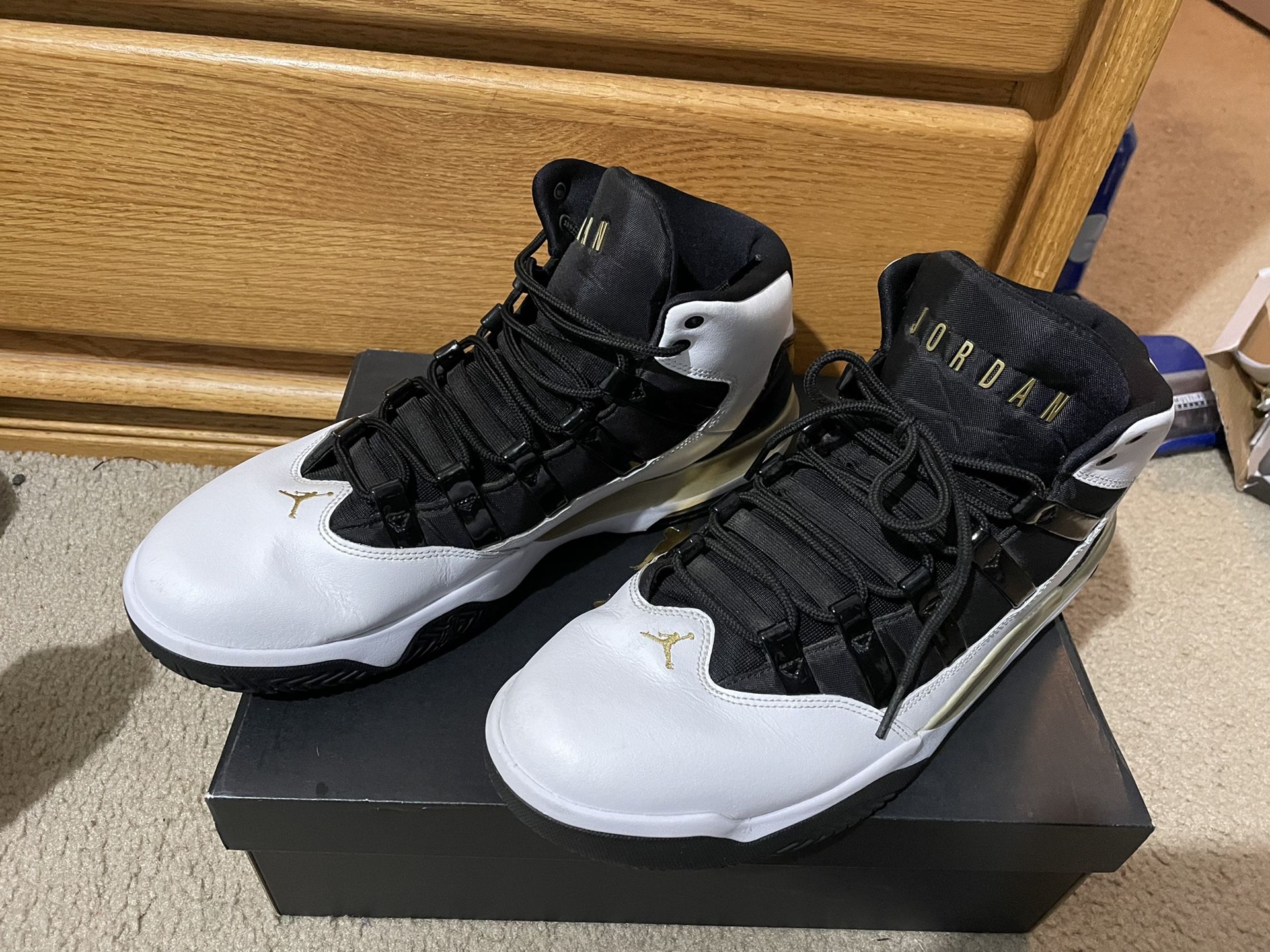 Jordan Max Aura