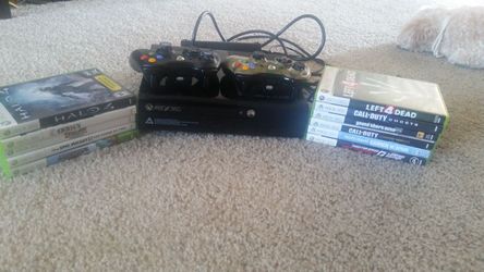 Xbox 360 11 GAMES 2 Controllers
