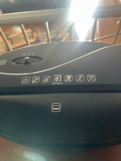 Staples 8 sheet cross Shredder