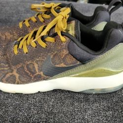 Womens Nikes 