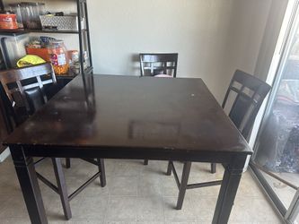 Dining Room Table 