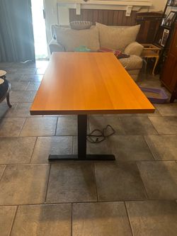 Computer desk