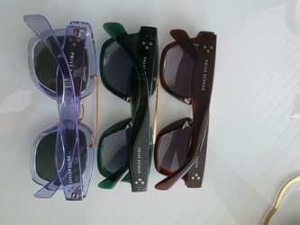 SUNGLASSES NEVER WORN