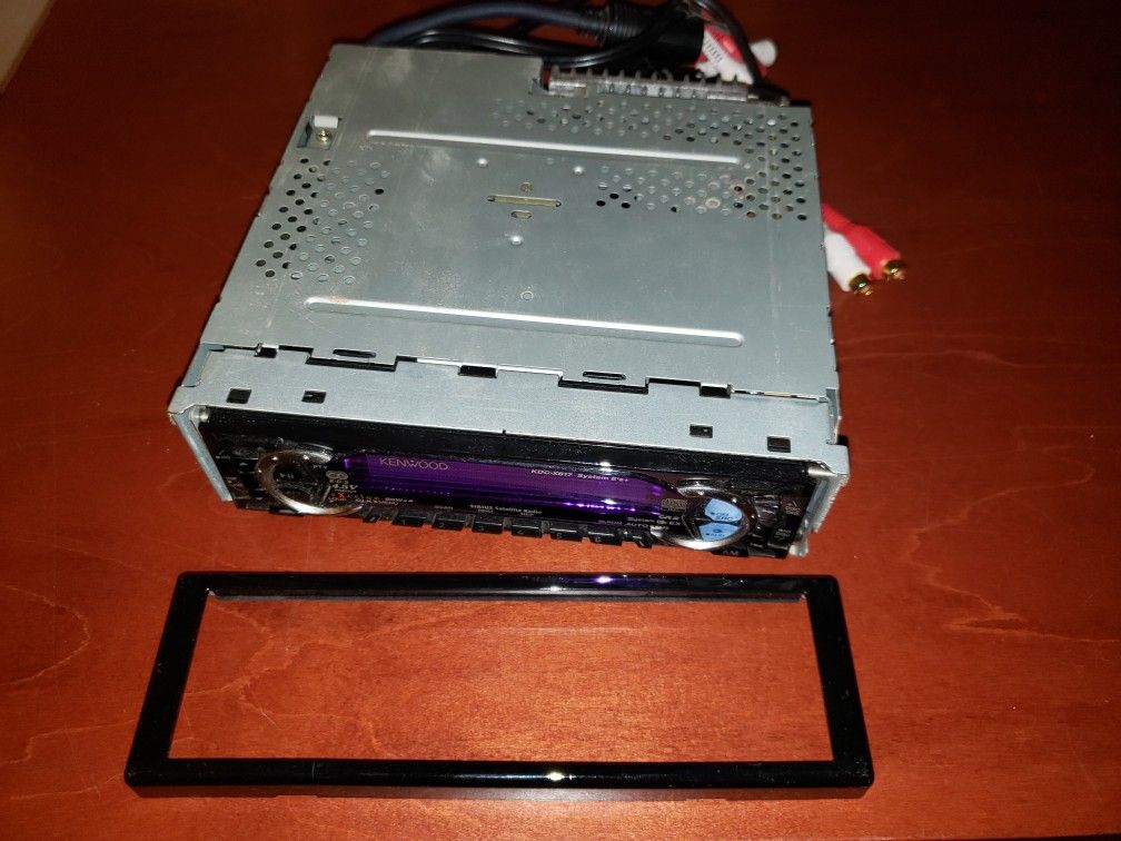 Kenwood Radio and CD Player / Receiver - Model # KDC-X817