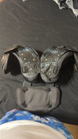 Shoulder pads for football