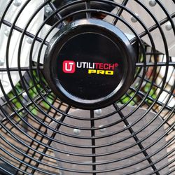 Like New Utilitech 36-in 2-speed indoor black industrial fan
