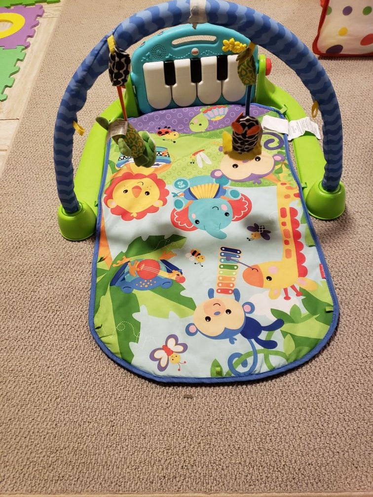 baby crib, toddler beds, play mat, baby pillow