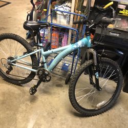 Diamondback Tess 24” Girls Mountain Bike