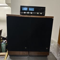 McIntosh Amp With Speaker 