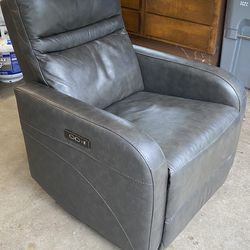 Power Recliner-Leather: priced to sell!!!!
