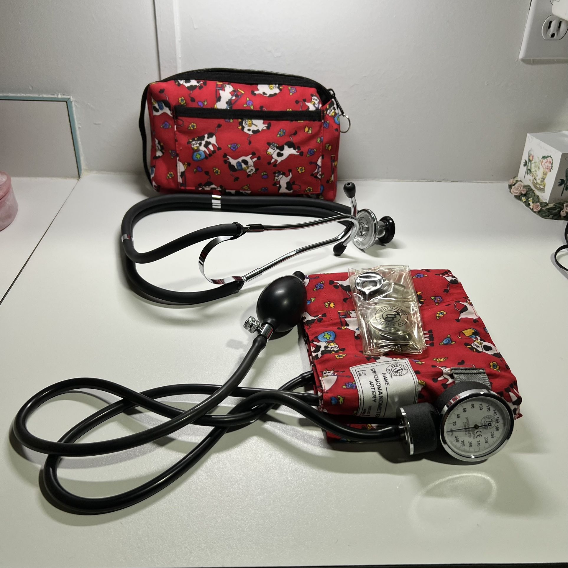 Prestige Medical Sphygmomanometer w/ Carrying Case Blood Pressure Cuff Paisley
