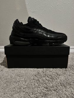 Nike Air Max 95s Men’s 11.5  “Triple Black”