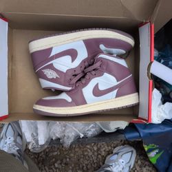 Air Jordan 1 7 And 1/2 Women's