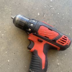 Milwaukee M12 12V 3/8-Inch Drill Driver (2407-20) 