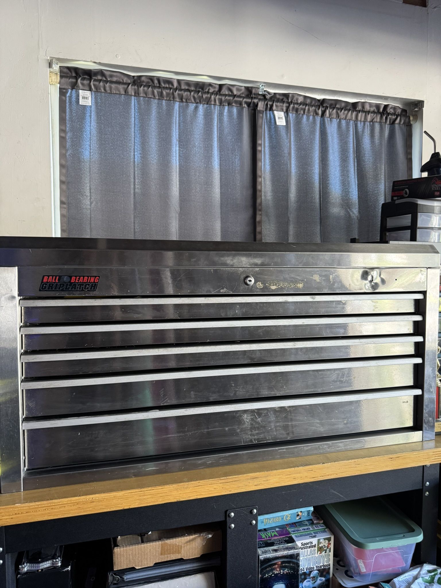 Craftsman Ball Bearing Grip Latch Tool Box works great no issues.