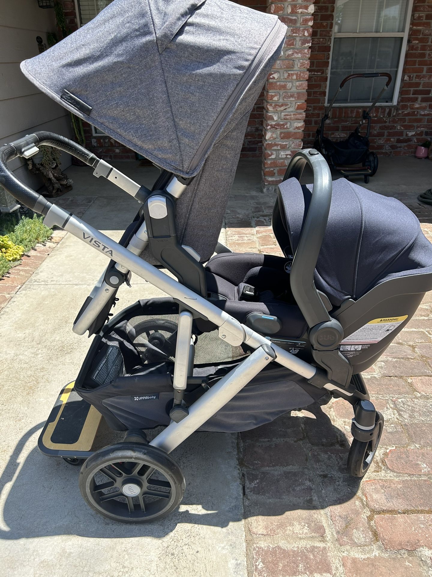 UPPAbaby Vista V2 Stroller Double Capabilities.
