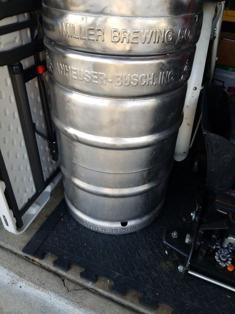 2 Used Empty Beer Kegs 50 for Both. for Sale in Colton, CA OfferUp