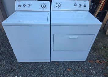 Whirlpool Washer and Dryer Set