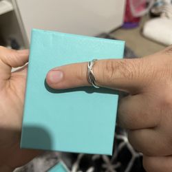 Tiffany & Co: Infinity Ring