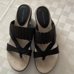 Cloud Walkers Women’s Sandals  Size 7