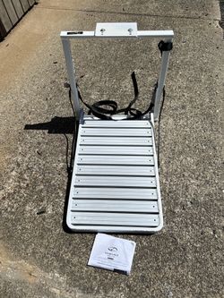 Load a Pup platform for boat doggies