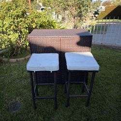Outdoor Wicker Bar Table + 2 Stools 