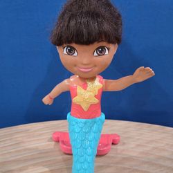 Mattel 2011 DORA THE EXPLORER Wind-Up dive & swim Mermaid Bath Pool 13" Doll