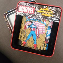 Captain America Trifold Walet With Metal Tin