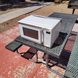  Hamilton Beach Microwave