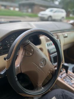 White 2000 Mercedes Benz E 320