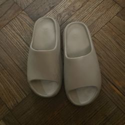 Yeezy Slides
