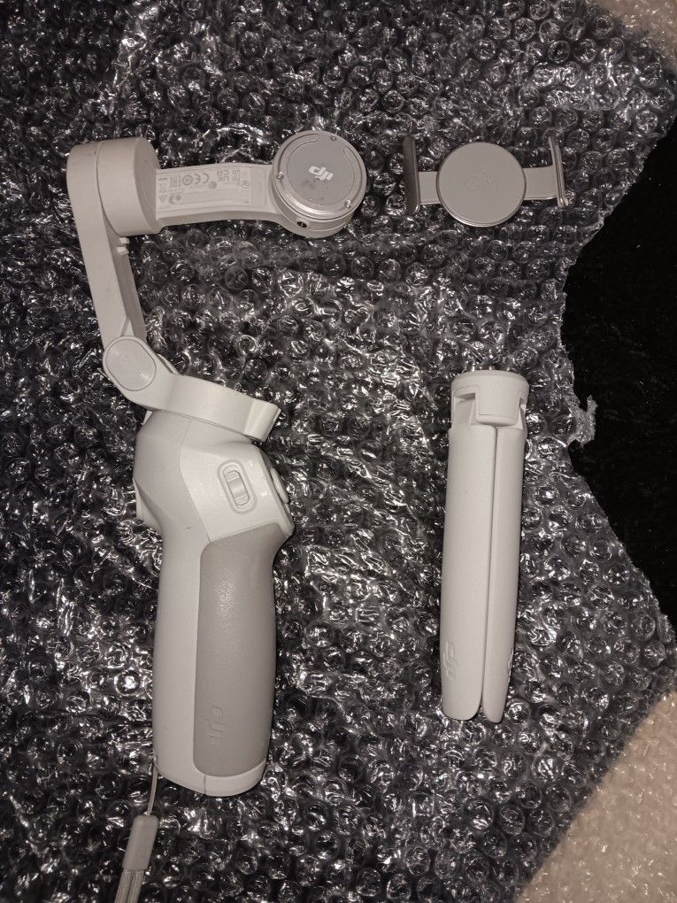DJI Mimo OM 4 Smartphone 3 Axis GIMBAL & TRIPOD