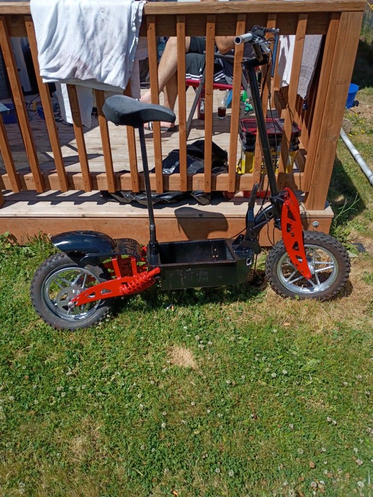 2000w Hi Speed Scooter With Brand-new Moter Controller And Throttle Plus A Whole Nother Set Up Two Of Everything Just Needs To Be Put Together