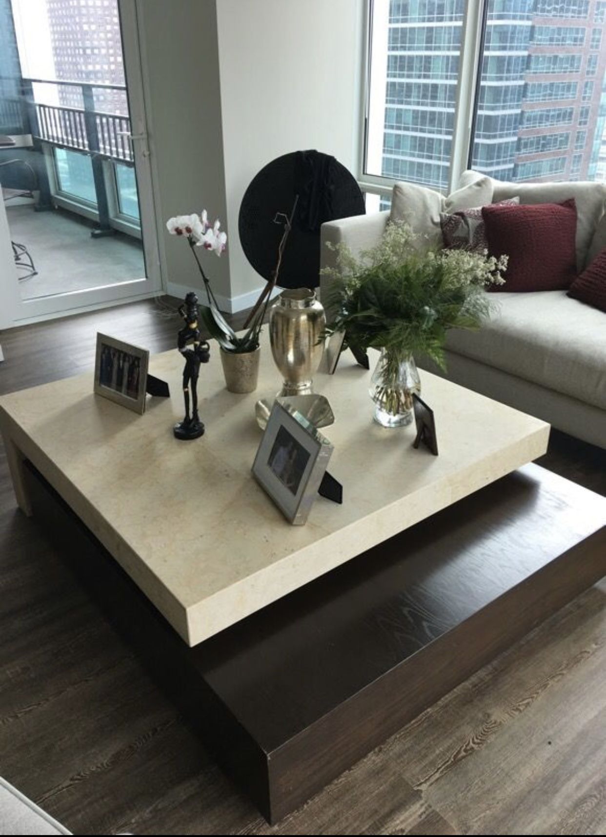 COFFEE TABLE —MARBLE