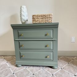 Beautiful Green Large 3 Drawer Nightstand