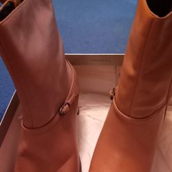 Ladies leather boots