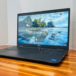 DELL LATITUDE 3520 15” 2021 Core i5-1135G7 8GB RAM 256GB SSD Windows 11 Pro