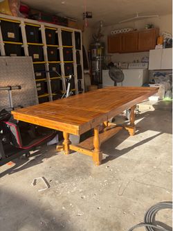 Dining table - 👇🏻READ description👇🏻