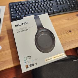 Brand New Noise Cancelling Headphones Sony WH-1000XM4