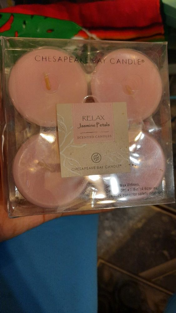 Jasmine petals scented candles